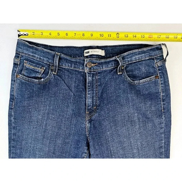 Levis 33X32 Women's 515 Bootcut Blue Denim Egyptian Cotton Logo Jeans Size 16M - Picture 2 of 14